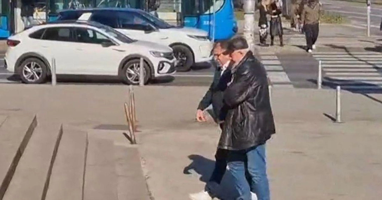 Ivo Sanader snimljen u šetnji Zagrebom